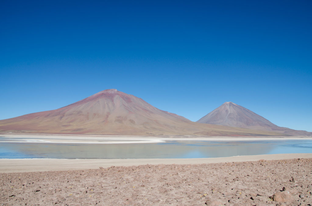 Laguna Verde Księżycowe krajobrazy na Salar de Uyuni