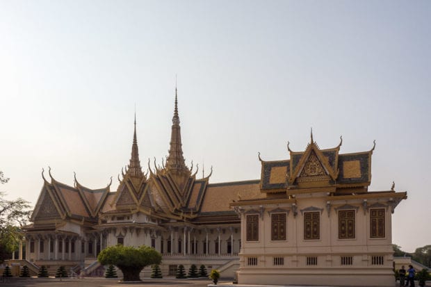 Pa ac Kr lewski W Phnom Penh Zwiedzanie I Informacje Praktyczne pa-ac-kr-lewski-w-phnom-penh-zwiedzanie-i-informacje-praktyczne