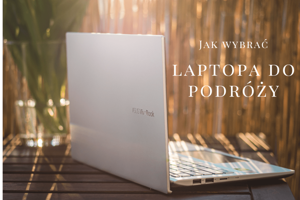 Laptop w podróży
